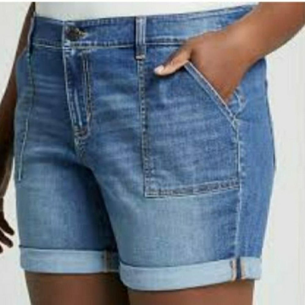 Y2K Old Navy The Diva Cuffed Utility Bermuda Denim Shorts Size 2